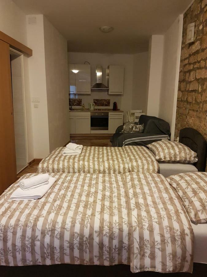 Studio Apartman Via 希贝尼克 外观 照片