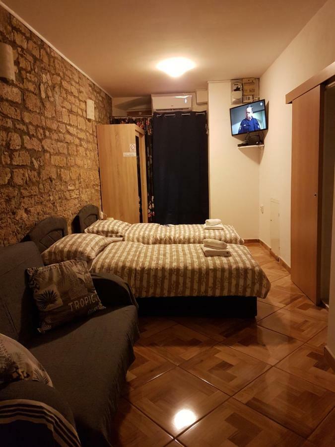 Studio Apartman Via 希贝尼克 外观 照片