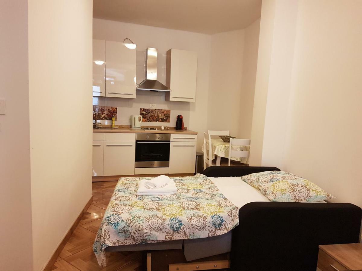Studio Apartman Via 希贝尼克 外观 照片